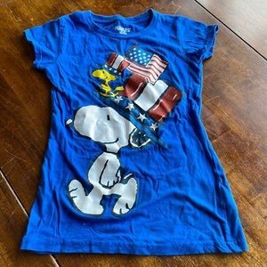Peanuts Snoopy t-shirt juniors size medium